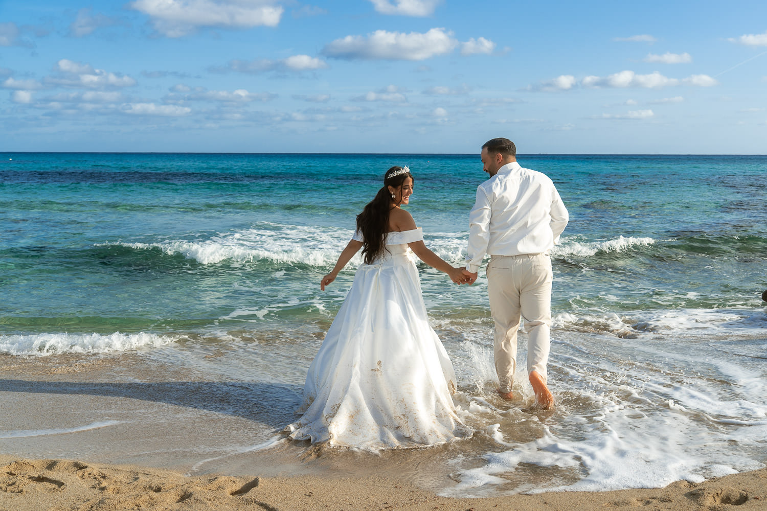 Wedding shoot Mallorca – romantic bridal portraits by the sea