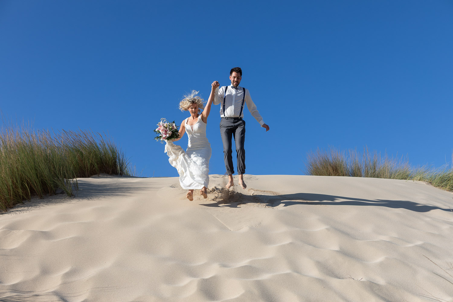 Wedding shoot Mallorca – bridal portraits in golden evening light on the beach