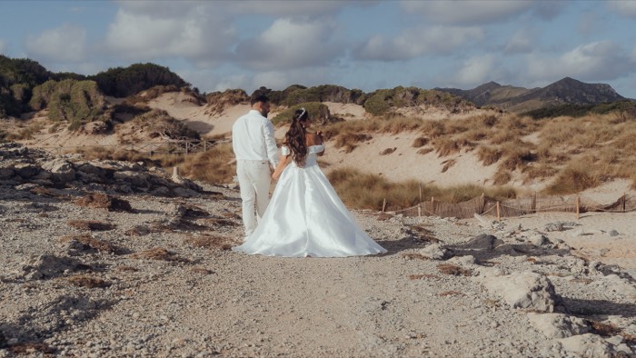 After Wedding Shoot Mallorca – on the sandy beach