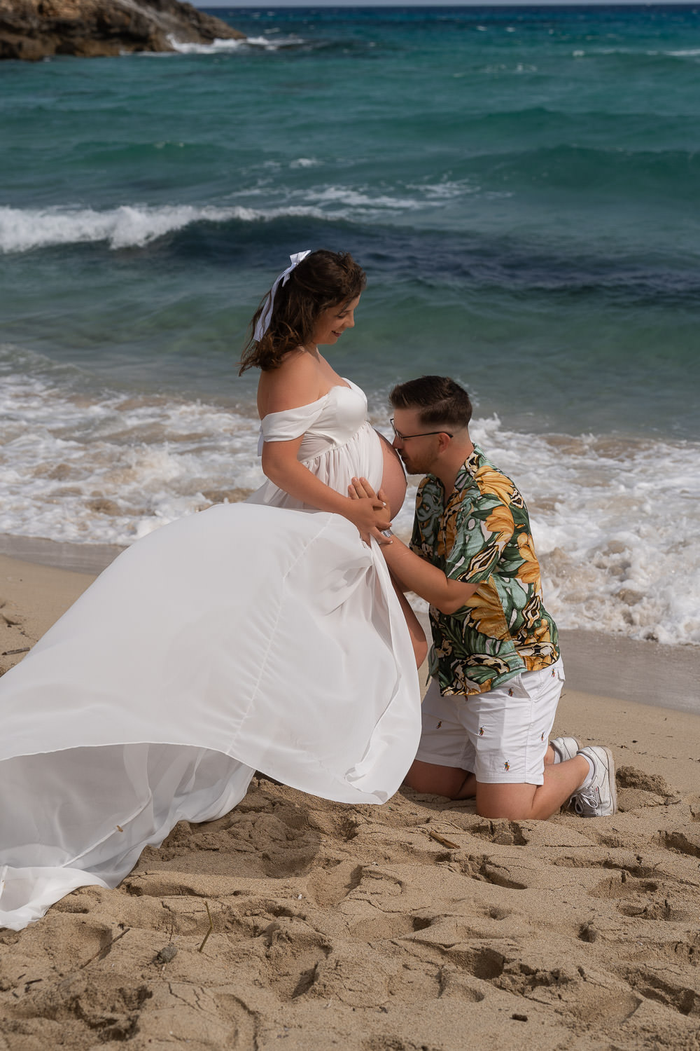 Babybauch Shooting Mallorca – Shooting-Bild 03 | am Strand, im Naturpark und im goldenen Abendlicht