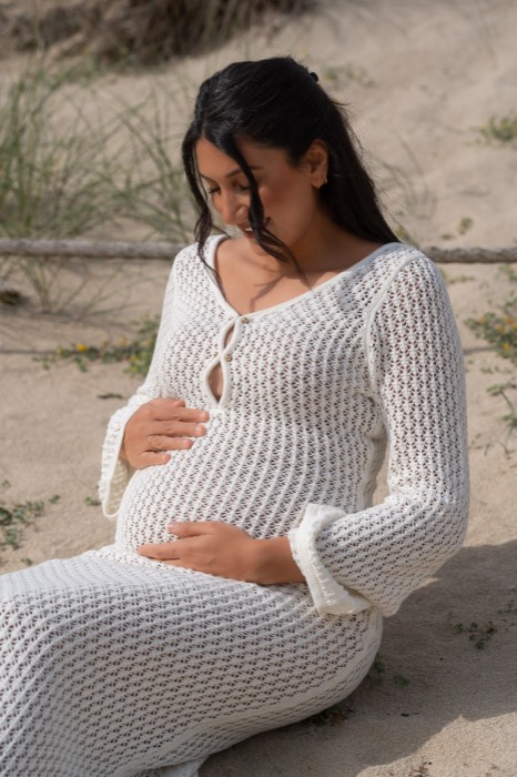 Babybauch Shooting Mallorca – im warmen Abendlicht