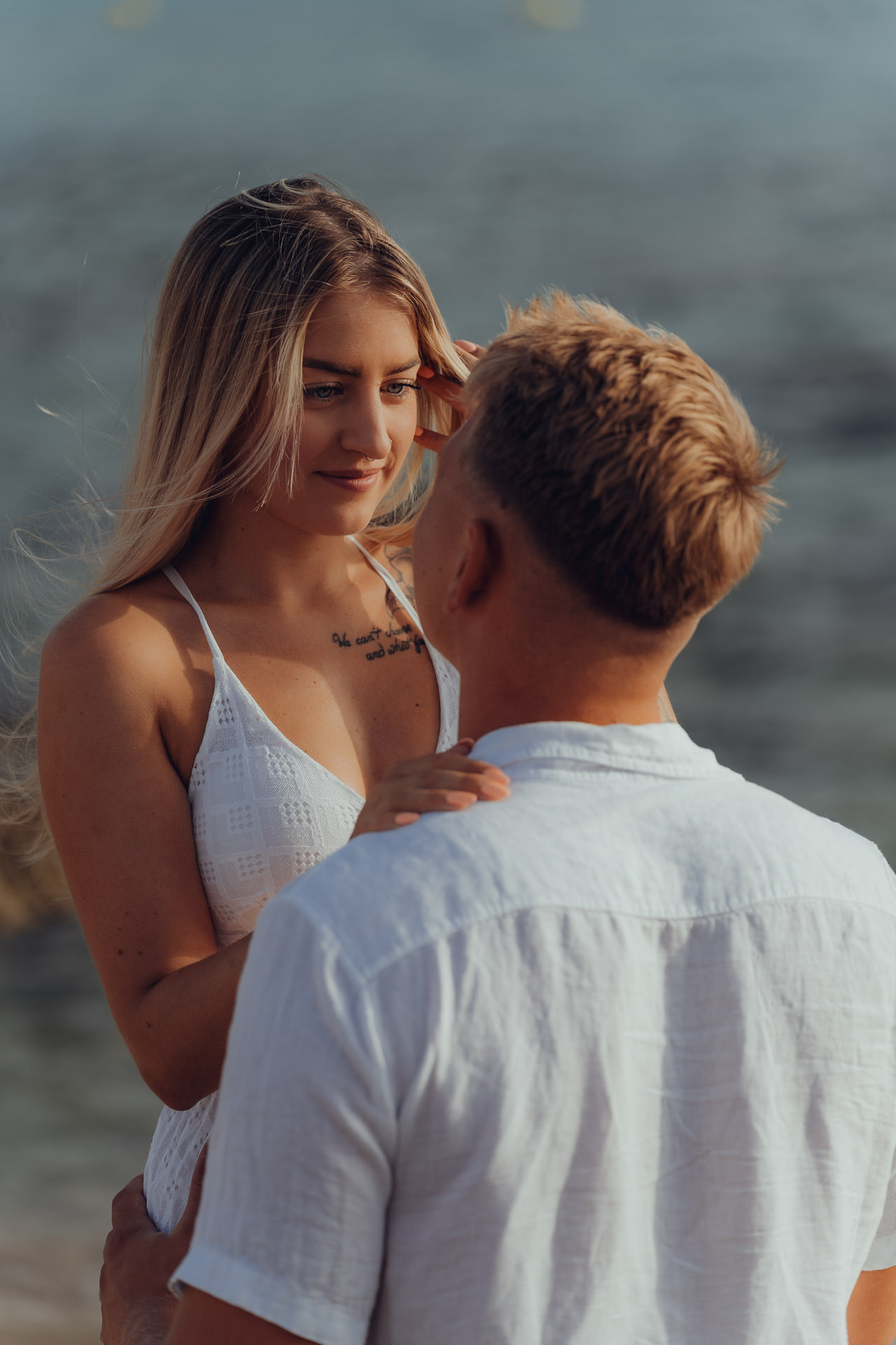 Romantisches Paarshooting am Meer in Cala Rajada