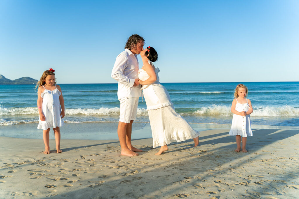 Familie am Strand von Can Picafort